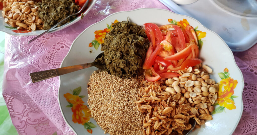 burmese tea leaf salad is a must try in Myanmar