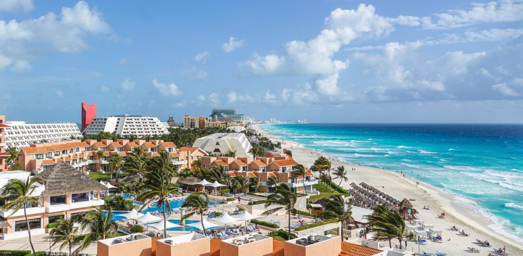 Hotels and beach in Cancun