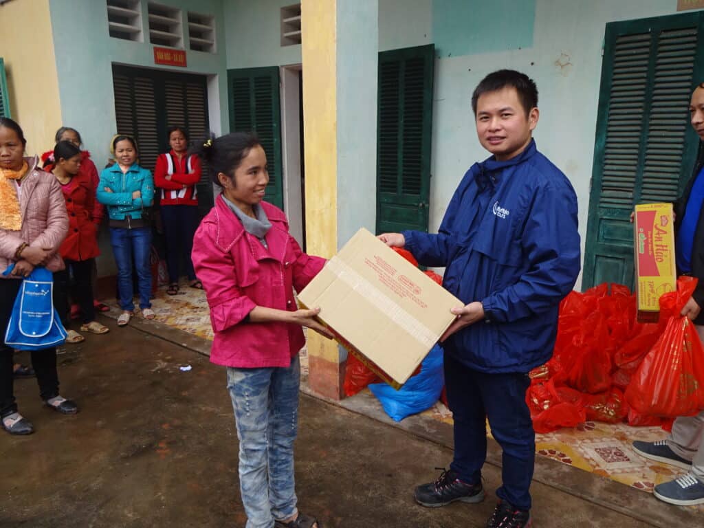 Handing out tet gifts