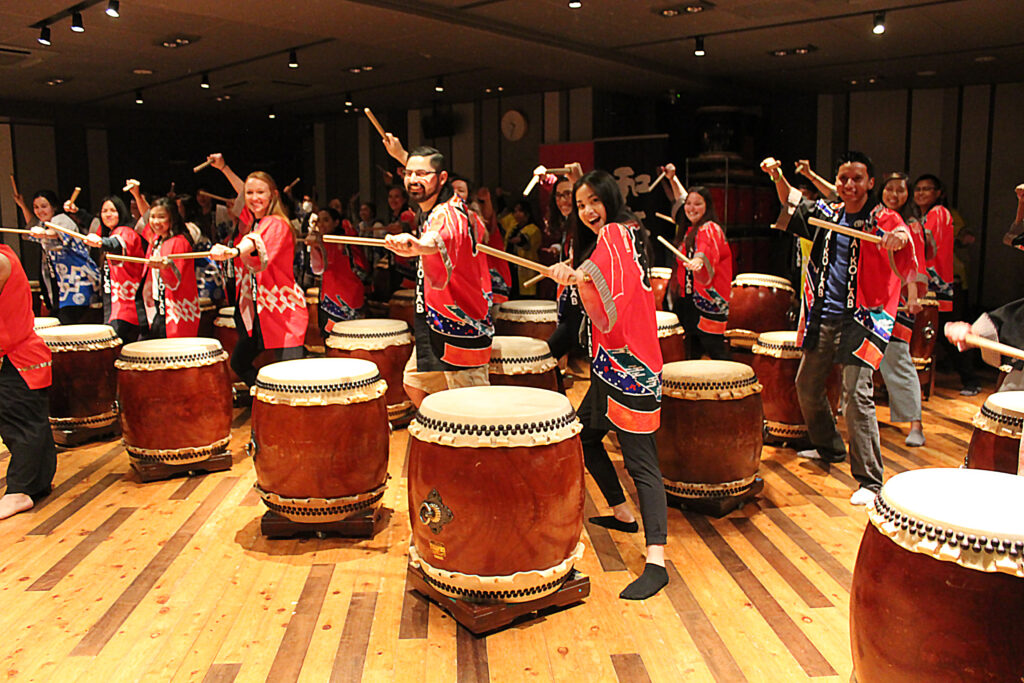 Taiko drum experience with Discova