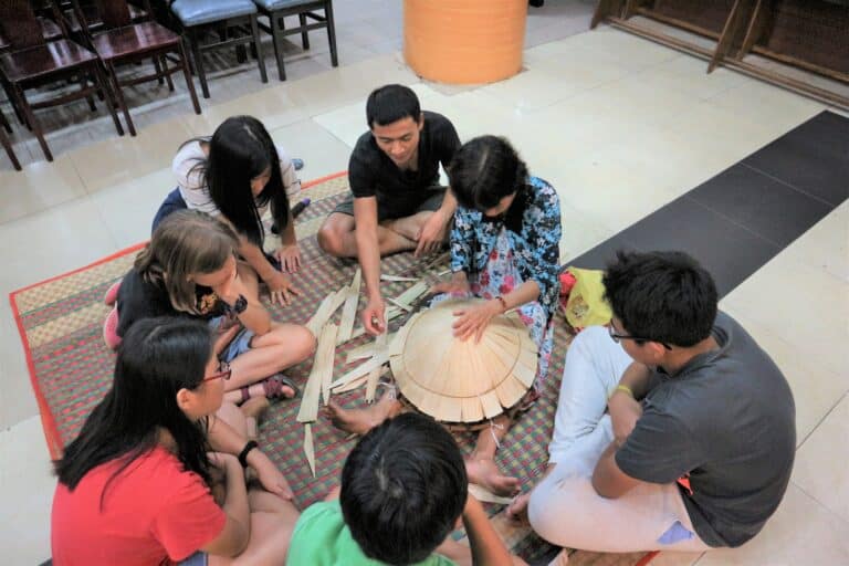 Aside from contributing to the housing construction, visiting students can enjoy various cultural, experiential activities and visits in Vinh Long.